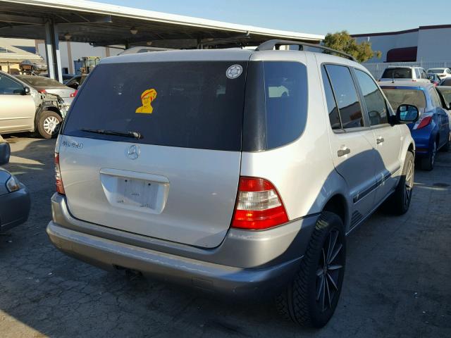 4JGAB54E1XA121461 - 1999 MERCEDES-BENZ ML 320 SILVER photo 4