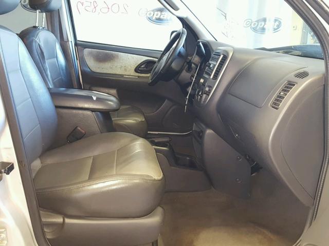 1FMYU03103KE08188 - 2003 FORD ESCAPE SILVER photo 5