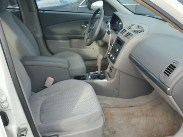 1G1ZS518X6F195123 - 2006 CHEVROLET MALIBU LS WHITE photo 5