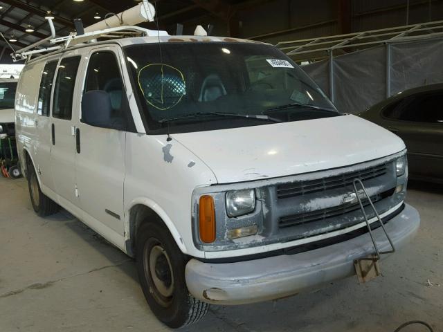 1GCFG25W2W1055888 - 1998 CHEVROLET EXPRESS G2 WHITE photo 1