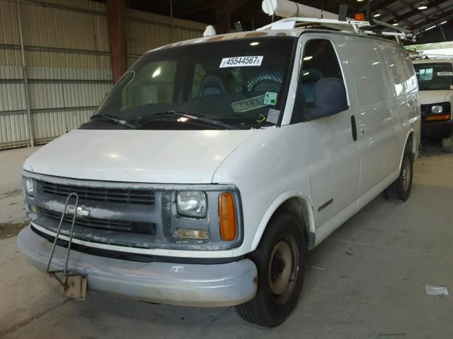 1GCFG25W2W1055888 - 1998 CHEVROLET EXPRESS G2 WHITE photo 2