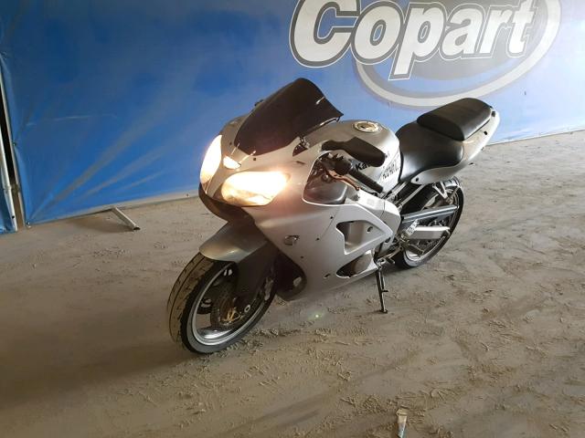 JKAZX4J1X6A059300 - 2006 KAWASAKI ZX600 J1 SILVER photo 2