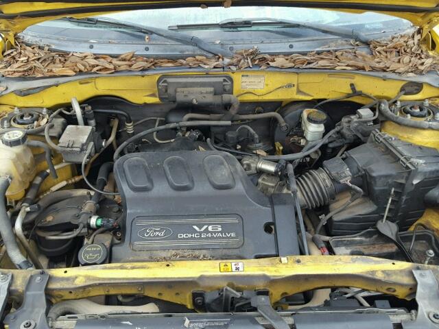 1FMYU03102KC16073 - 2002 FORD ESCAPE YELLOW photo 7