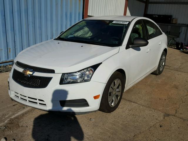 1G1PA5SG5E7175810 - 2014 CHEVROLET CRUZE LS WHITE photo 2