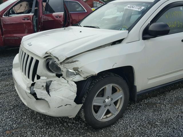 1J4NT4FB7AD580638 - 2010 JEEP COMPASS SP WHITE photo 9