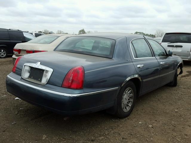 1LNFM82W2WY717195 - 1998 LINCOLN TOWN CAR S BLUE photo 4