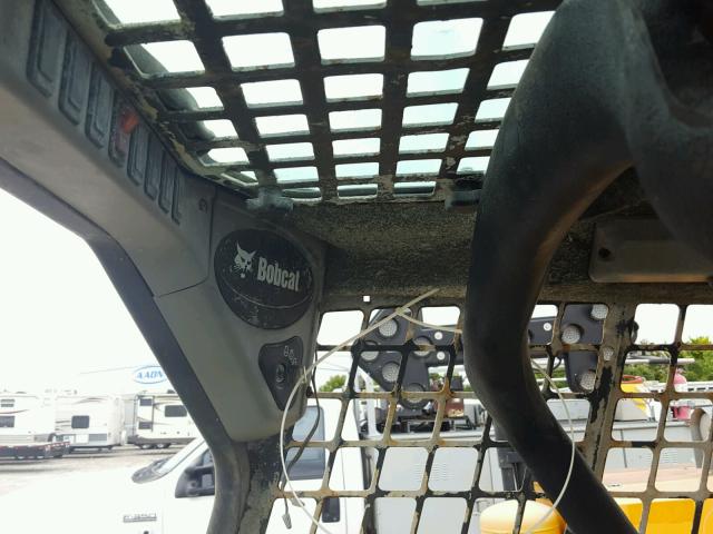 A3L538300 - 2011 BOBCAT SKIDSTEER GREEN photo 5