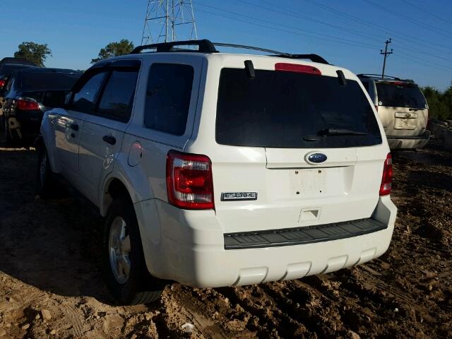 1FMCU0D75CKB26738 - 2012 FORD ESCAPE XLT WHITE photo 3