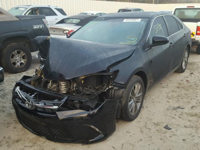 4T1BF1FK1HU286818 - 2017 TOYOTA CAMRY LE შავი ფოტო 2