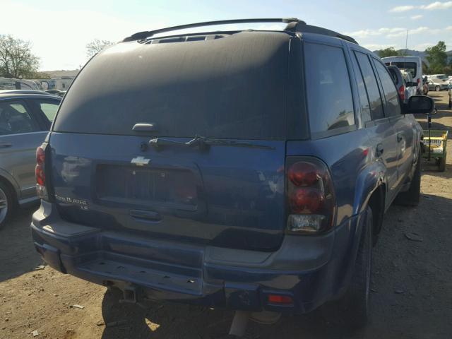 1GNDT13S852234885 - 2005 CHEVROLET TRAILBLAZE BLUE photo 4