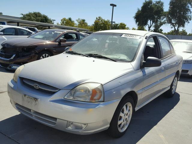 KNADC125046336464 - 2004 KIA RIO SILVER photo 2