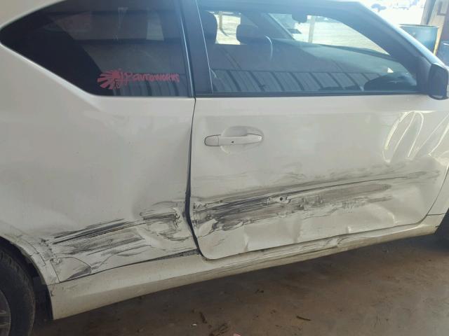 JTKJF5C75C3040403 - 2012 TOYOTA SCION TC 白色 照片 9