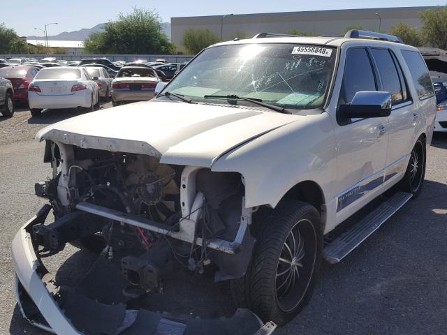 5LMFU28577LJ25329 - 2007 LINCOLN NAVIGATOR WHITE photo 2
