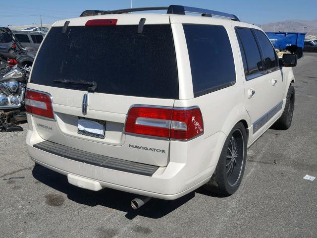 5LMFU28577LJ25329 - 2007 LINCOLN NAVIGATOR WHITE photo 4