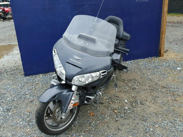 1HFSC47095A401714 - 2005 HONDA GL1800 GRAY photo 2