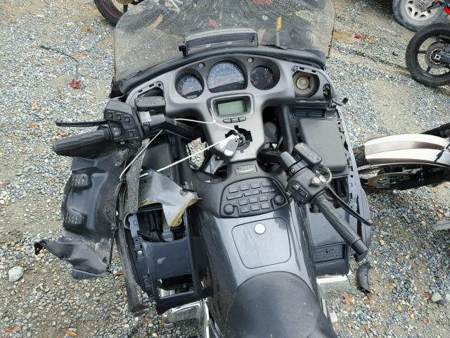 1HFSC47095A401714 - 2005 HONDA GL1800 GRAY photo 5