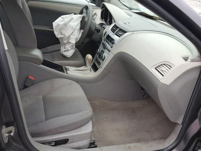 1G1ZB5EB6AF235924 - 2010 CHEVROLET MALIBU LS Boz foto 5
