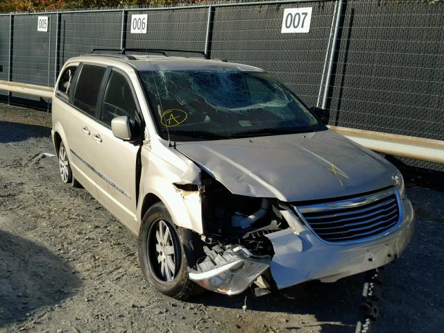 2C4RC1BG0FR739270 - 2015 CHRYSLER TOWN & COU GOLD photo 1