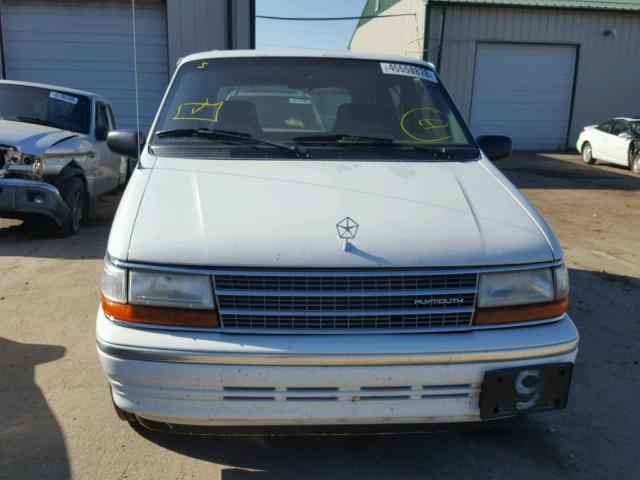 2P4GH2536NR707408 - 1992 PLYMOUTH VOYAGER WHITE photo 9