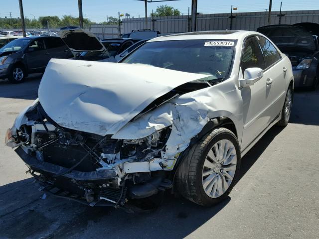 JH4KB2F63BC000939 - 2011 ACURA RL WHITE photo 2