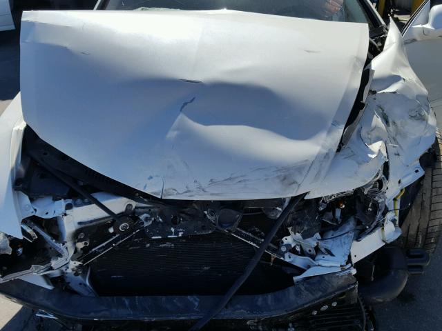 JH4KB2F63BC000939 - 2011 ACURA RL თეთრი ფოტო 7