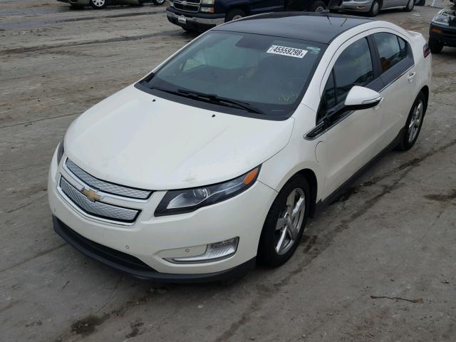 1G1RB6E40CU110620 - 2012 CHEVROLET VOLT CREAM photo 2