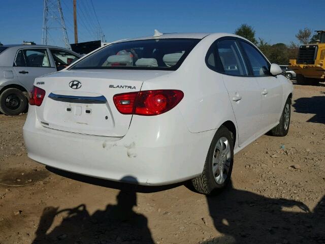 KMHDU4AD9AU066213 - 2010 HYUNDAI ELANTRA BL WHITE photo 4