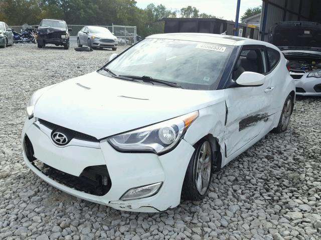 KMHTC6AD1CU035759 - 2012 HYUNDAI VELOSTER WHITE photo 2