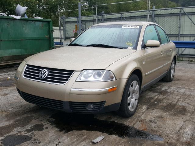 WVWRH63B01P292340 - 2001 VOLKSWAGEN PASSAT GLX TAN photo 2