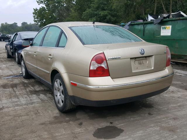 WVWRH63B01P292340 - 2001 VOLKSWAGEN PASSAT GLX TAN photo 3