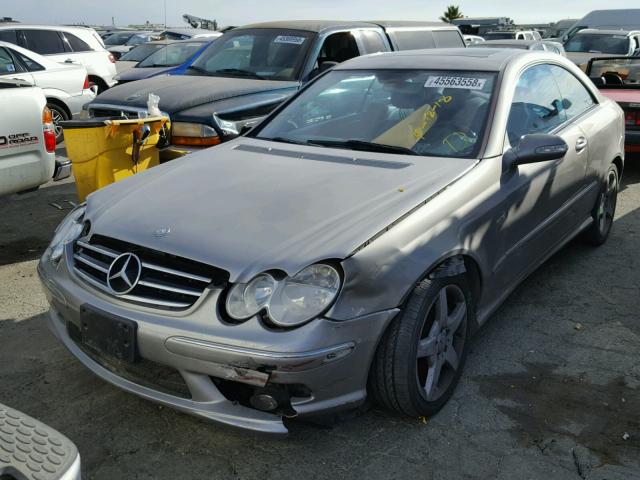 WDBTJ75J75F146757 - 2005 MERCEDES-BENZ CLK 500 GRAY photo 2