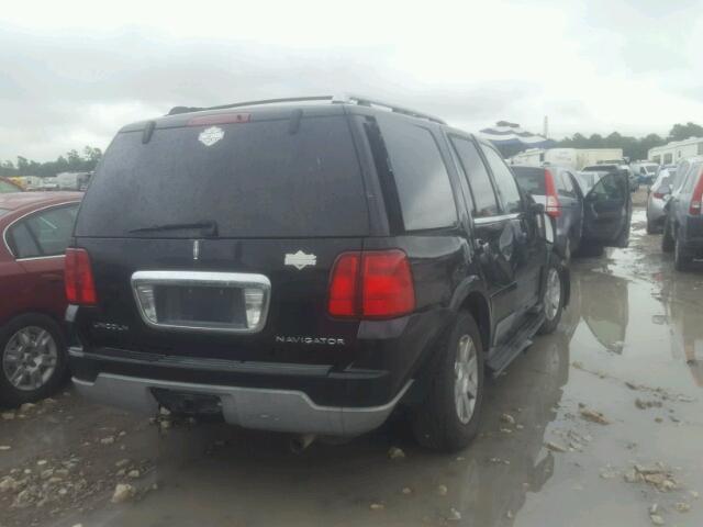 5LMFU27RX4LJ34459 - 2004 LINCOLN NAVIGATOR Siyah fotoğraf 4