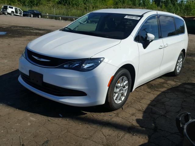 2C4RC1DG5JR310535 - 2018 CHRYSLER PACIFICA T WHITE photo 2