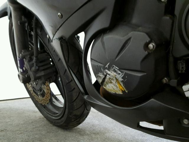 JKAEXEC199DA40308 - 2009 KAWASAKI EX650 C 黑色 照片 17