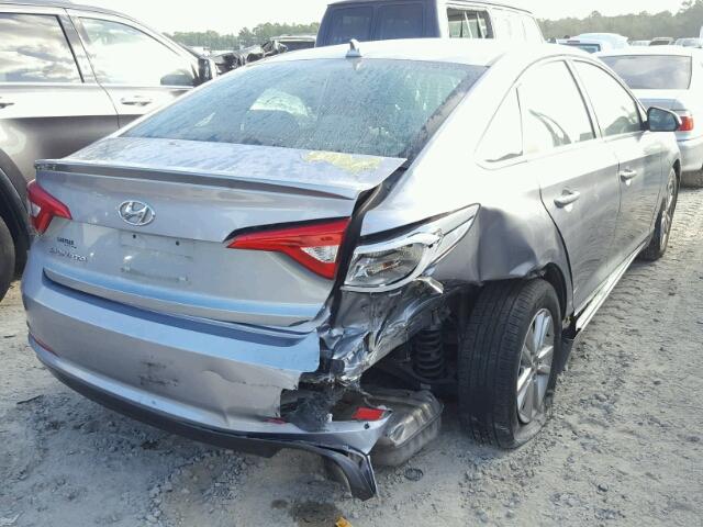 5NPE24AFXFH218498 - 2015 HYUNDAI SONATA SE SILVER photo 4