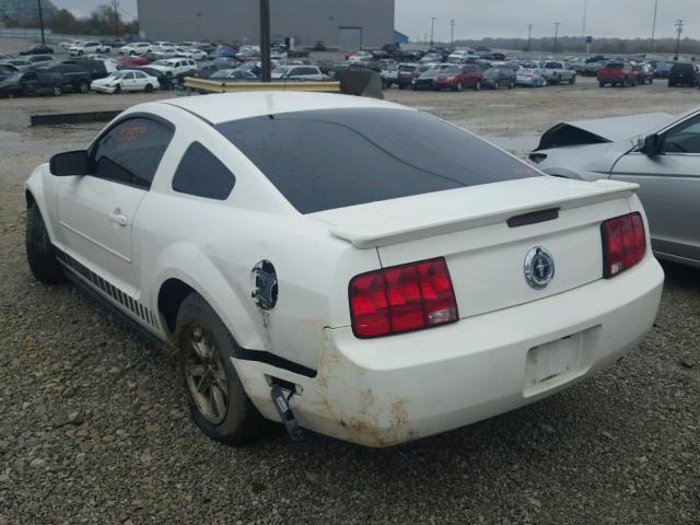 1ZVHT80NX85201209 - 2008 FORD MUSTANG WHITE photo 3