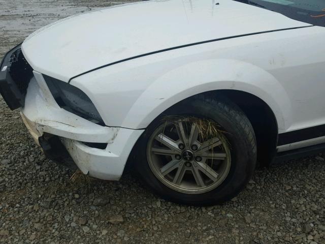 1ZVHT80NX85201209 - 2008 FORD MUSTANG WHITE photo 9