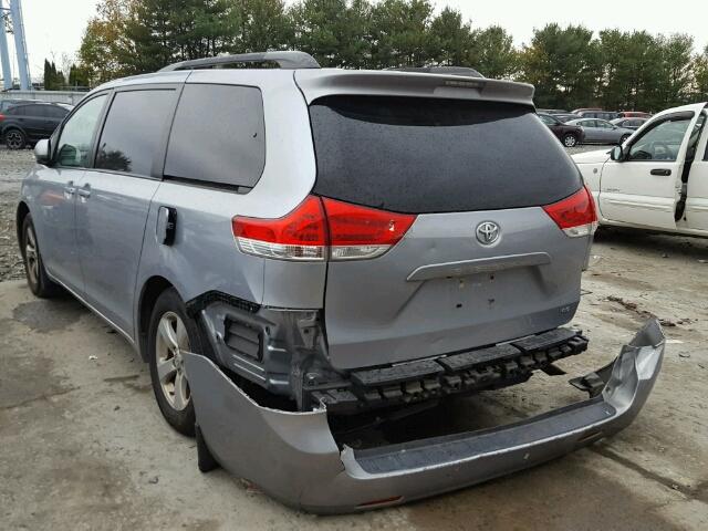 5TDKK3DC9ES495019 - 2014 TOYOTA SIENNA LE GRAY photo 3