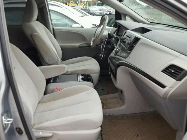 5TDKK3DC9ES495019 - 2014 TOYOTA SIENNA LE GRAY photo 5