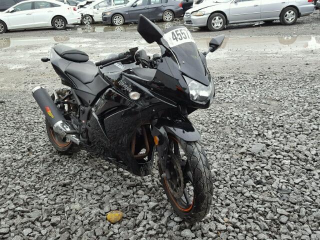 JKAEXMJ18BDA79765 - 2011 KAWASAKI EX250 J BLACK photo 1