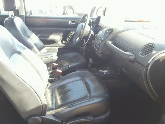 3VWSG31C87M504749 - 2007 VOLKSWAGEN NEW BEETLE 黑色 照片 5