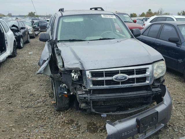 1FMCU93158KD30724 - 2008 FORD ESCAPE XLT SILVER photo 9