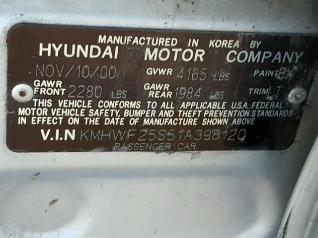 KMHWF25S51A398120 - 2001 HYUNDAI SONATA GL SILVER photo 10