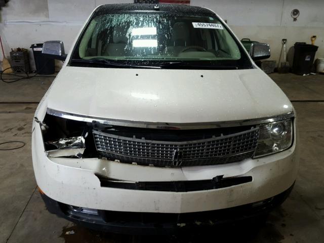 2LMDU88CX7BJ30492 - 2007 LINCOLN MKX WHITE photo 9