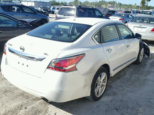 1N4AL3AP7FC143971 - 2015 NISSAN ALTIMA 2.5 WHITE photo 4