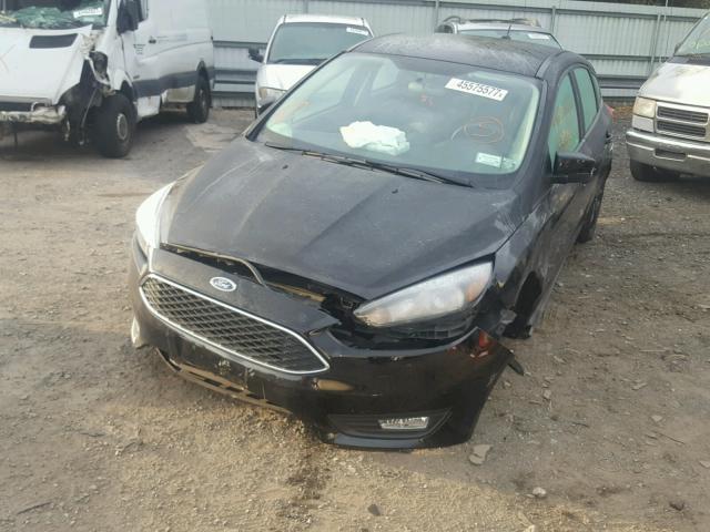 1FADP3K24GL326072 - 2016 FORD FOCUS SE BLACK photo 2