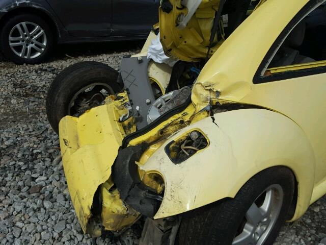 3VWCA21C1XM418330 - 1999 VOLKSWAGEN NEW BEETLE 黄色 照片 9