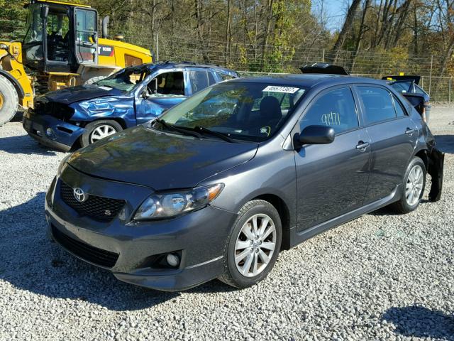 1NXBU40E09Z082233 - 2009 TOYOTA COROLLA BA GRAY photo 2