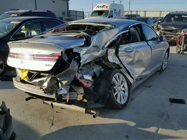 3LN6L2LU3GR603722 - 2016 LINCOLN MKZ HYBRID SILVER photo 4