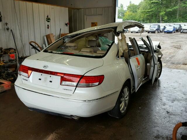 KMHFC46F26A106095 - 2006 HYUNDAI AZERA SE WHITE photo 4